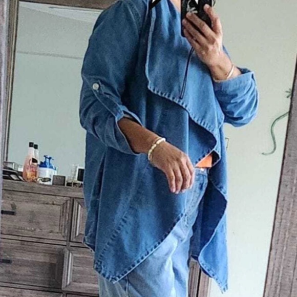 Cozy Light Wash Denim Jean Waterfall Open Front Jacket Shacket - Picture 2 of 7